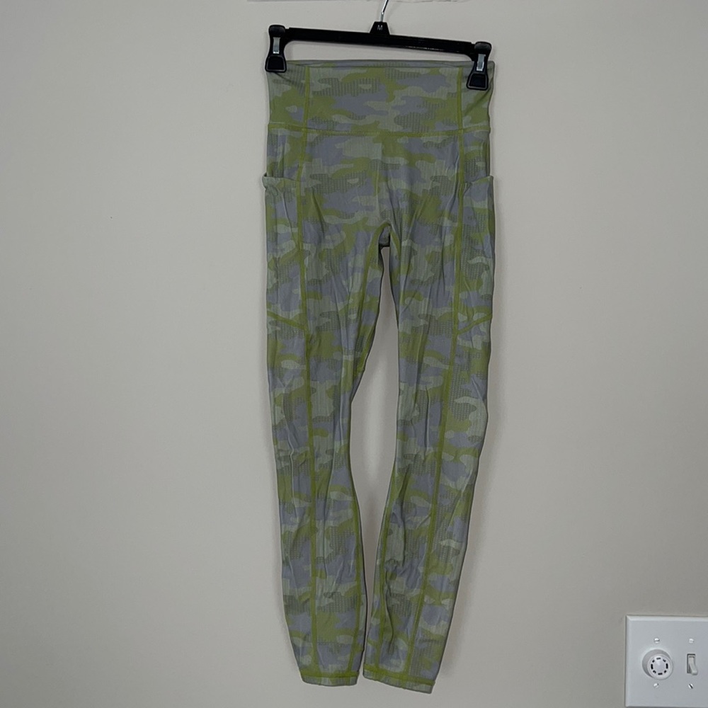 Fabletics High Wasted Motion365 7/8 leggings